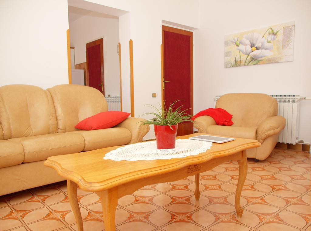 Apartment Taja Ližnjan 部屋 写真
