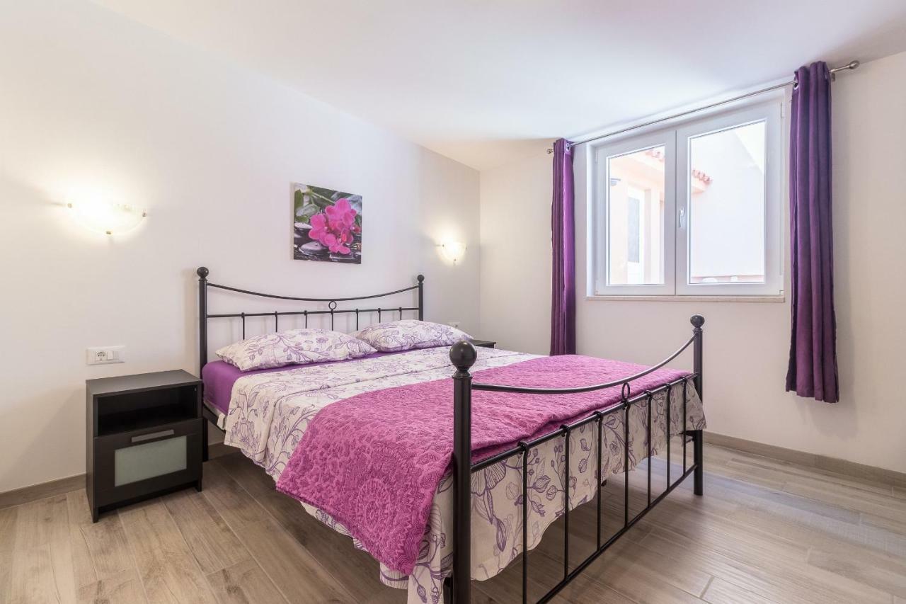 Apartment Taja Ližnjan エクステリア 写真