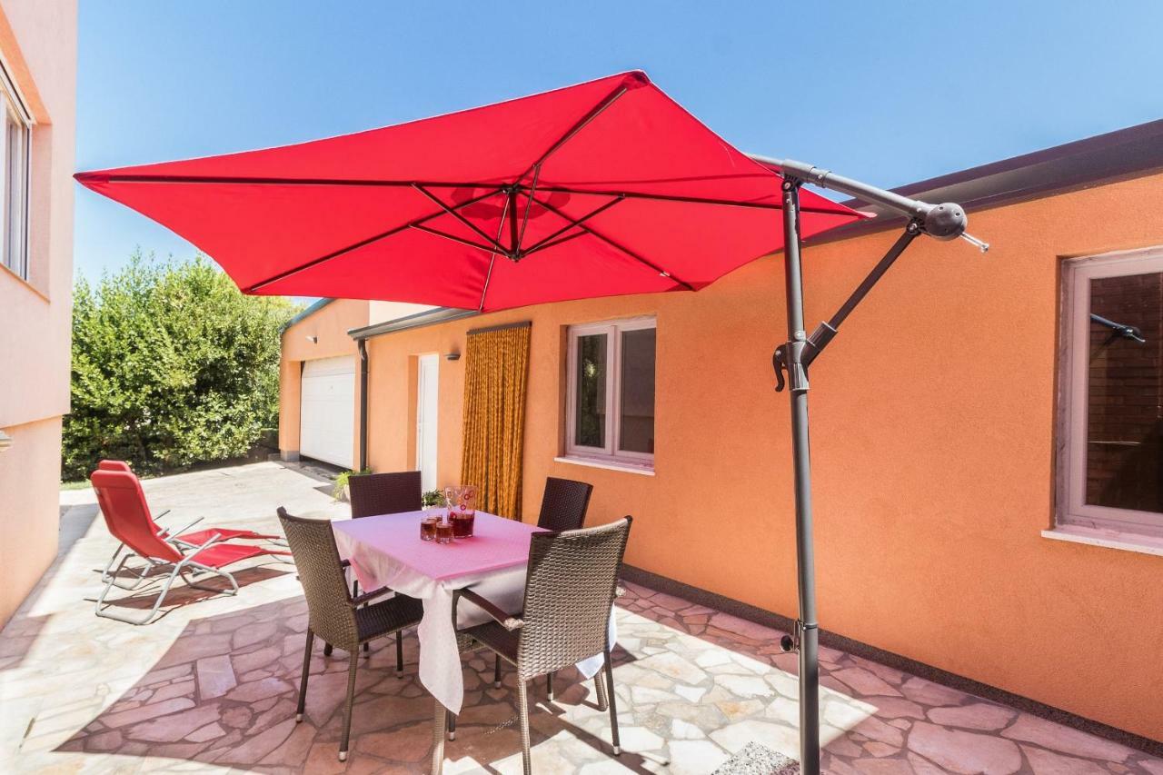 Apartment Taja Ližnjan エクステリア 写真