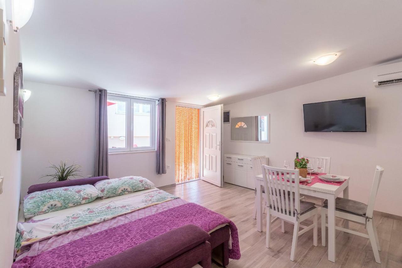 Apartment Taja Ližnjan エクステリア 写真