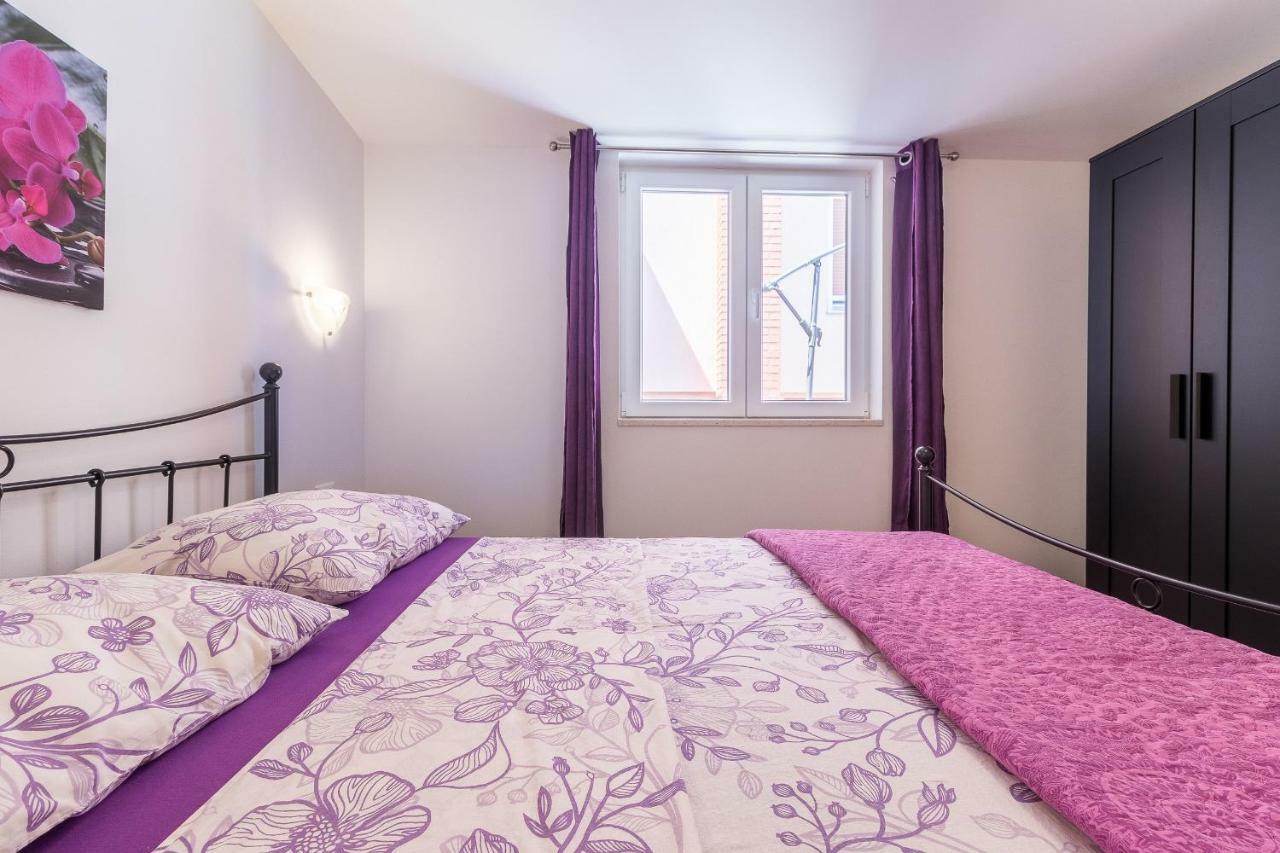 Apartment Taja Ližnjan エクステリア 写真