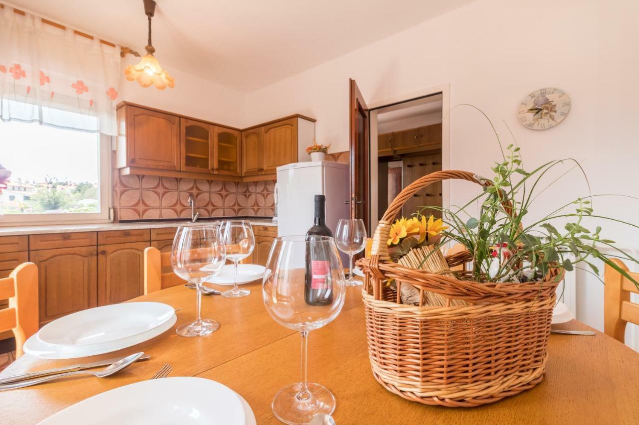 Apartment Taja Ližnjan エクステリア 写真