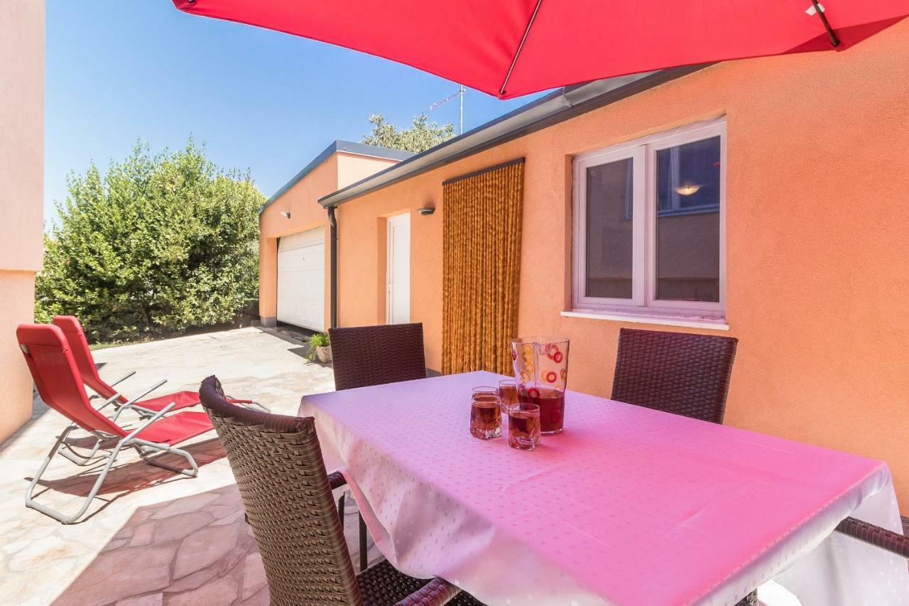 Apartment Taja Ližnjan エクステリア 写真