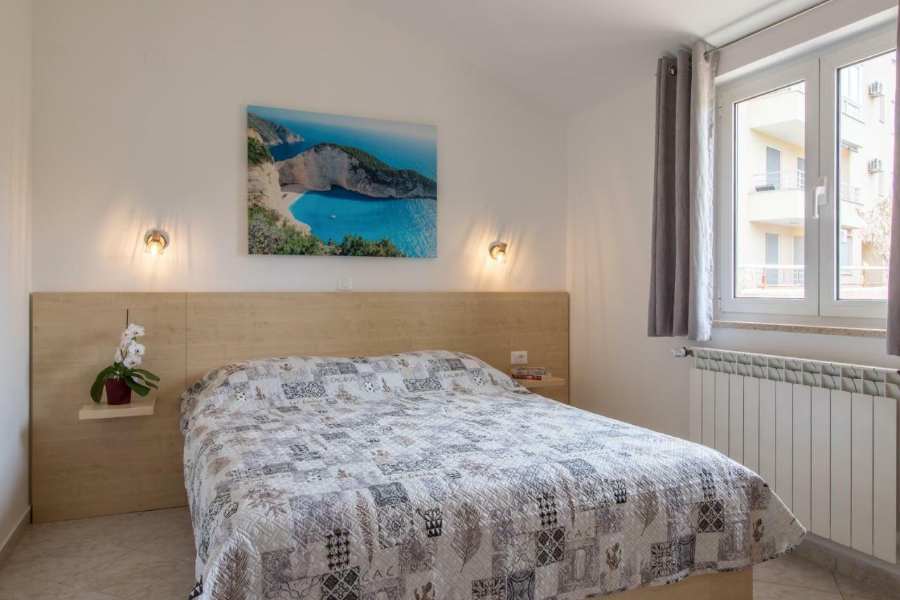 Apartment Taja Ližnjan エクステリア 写真