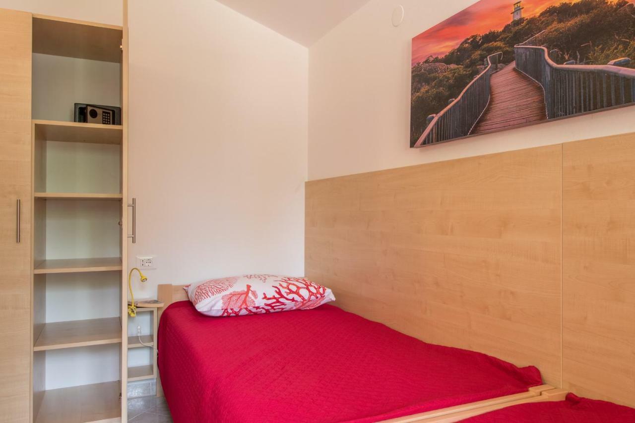 Apartment Taja Ližnjan エクステリア 写真