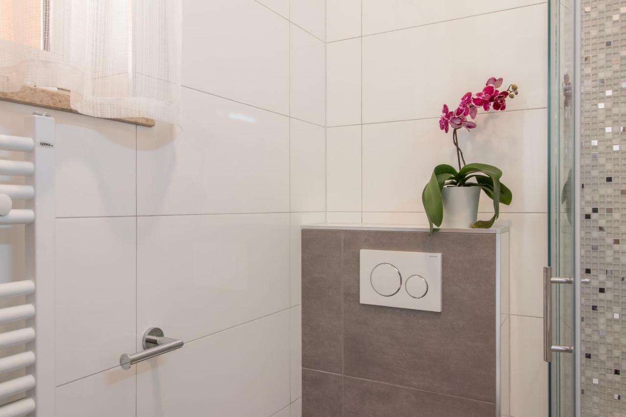 Apartment Taja Ližnjan エクステリア 写真